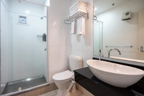 Studio Suites - Bathroom